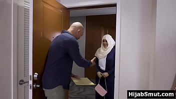 Hijab vestindo garota muçulmana fode seu terapeuta