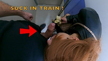 Une femme mariée nymphomane suce un mec inconnu dans le train!