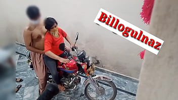 Caliente XXX hermana follada por amigo en bicicleta hindi audio