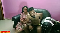 Desi sexy tante sexe avec son neveu après son retour du université! Vidéos de sexe chaudes en hindi