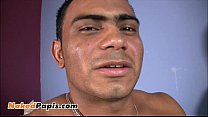 Homme latino nu avec grosse bite