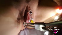 nippleringlover tesão milf recebe vários anéis em piercings no lábio da buceta esticada