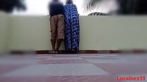 Desi heiratete Blue Nighty Wife Sex in der Halle (Offizielles Video von Localsex31)