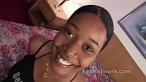 Chica de ébano con gran culo en video porno de chica negra