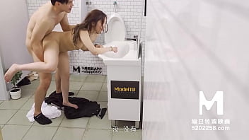 ModelMedia Asia-Horny Toilet-Lin Xiang-MDWP-0022-Mejor video porno original de Asia
