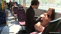 Euro babe baisée dans un bus public