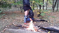 Beau sexe en public dans la forêt au coin du feu - Lesbian Illusion Girls
