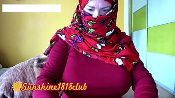 große brüste arabisch muslim geil webcam show aufnahme 22. oktober