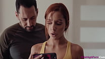 Vanna Bardot surprend son beau-père en vidéoconférence avec sa secrétaire