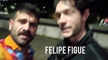 Felipe Figueira et Fernando Brutto ont des relations sexuelles au milieu de la rue. Terminer en ROUGE