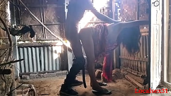 Red Saree Wife Outdoor Fellation (Vidéo officielle de Localsex31)