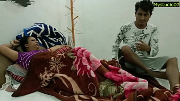 Ehemann schickt Jungen, um seine Frau zu ficken! Indischer Reality-Sex