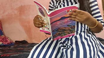 Горячая индийская учительница дези раздевает платье, нажимает на большие сиськи и трахает пальцами бритую симпатичную киску в заднице