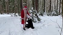 Твинки Мэтти и Эйден делают обнаженный минет на улице зимой на Рождество