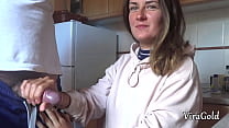 Быстрая домашняя дрочка от сексуальной Камиллы Мун с большим количеством спермы VGHV083