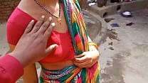 Video di sesso all'aperto della sorellastra indiana che scopa duro in chiaro sesso audio hindi
