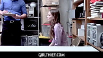 GirlThief - Izzy Lush se fait baiser la chatte en levrette par le LP Officer