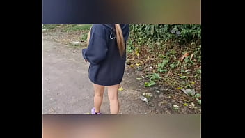 Mädchen Jojogging in der Mutter der Dschungelarmee zeigte die Ladung und ließ sie herein - Pinay-Liebhaber ph