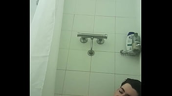 Vidéo complète de la douche