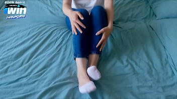 Eine süße Studentin in Jeans gefickt. Sexvideo zu Hause