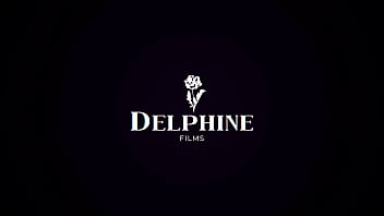 Delphine Films - Фигуристая натуральная латинка Violet Myers наряжается для секса