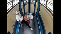 Sexo en público en un cablebus teleférico