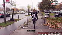 Jovem turca alemã apanhada em encontro público de sexo na rua