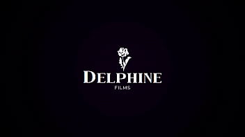 Delphine Films- La pequeña Avery Black recibe una dura cogida del guardia de seguridad de su padre