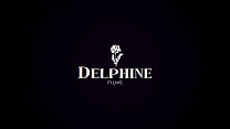 Delphine Films - La patronne sexy Vanna Bardot se fait dominer par son employée