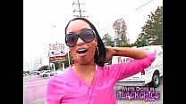Aliana Love - Bites Blanches dans Black Chics