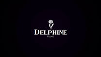 Delphine Films - La sexy Alex Coal explore avec passion le corps d'Olive Glass