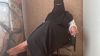 Горячая инструкция по дрочке от арабской милфы в хиджабе