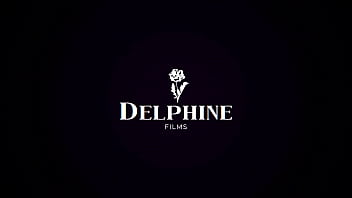 Delphine Films - La beauté Laney Gray se fait malmener pendant une sécheresse