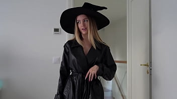 A witch at a Halloween party got a creampie in her pussy