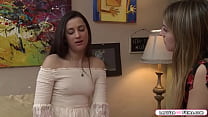 Georgia Jones bringt Kristen Scott zum Orgasmus
