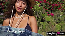 A glamorosa mexicana Carolina Reyes, totalmente natural, despiu-se na praia
