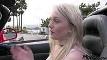 MOFOZO.com - Echtes hausgemachtes Amateur-Sexvideo mit einer 18-jährigen Blondine