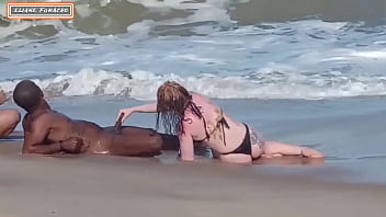 Мы занимались сексом с незнакомцем на пляже, и он оставил нас обоих испорченными.