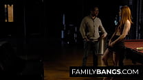 FamilyBangs.com ⭐ Ruiva macia recebe porra fresca do padrasto em seu arbusto ruivo e peludo, Jane Rogers, Tommy Pistol