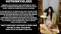 Feliz aniversário, Hotkinkyjo com punho de bolo e prolapso anal