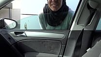 turista pervertido pega uma prostituta de rua muçulmana safada