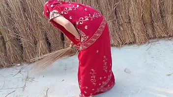 Femme de ménage indienne xxx baise en plein air