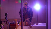 Queen Of Hell se fait claquer la chatte après être venue d'une soirée disco avec Gibby le clown