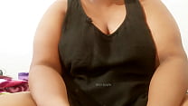 Srilankan lady showing natural boobs