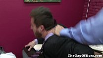 Bryce Star baise son patron au bureau