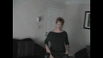 Зрелая домохозяйка сосет и трахается в любительском видео. BF