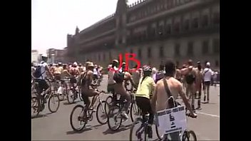 Ciclista desnudos en la ciudad mexico 2011